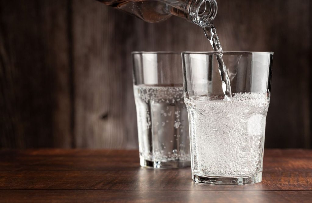 Eau plate ou eau gazeuse