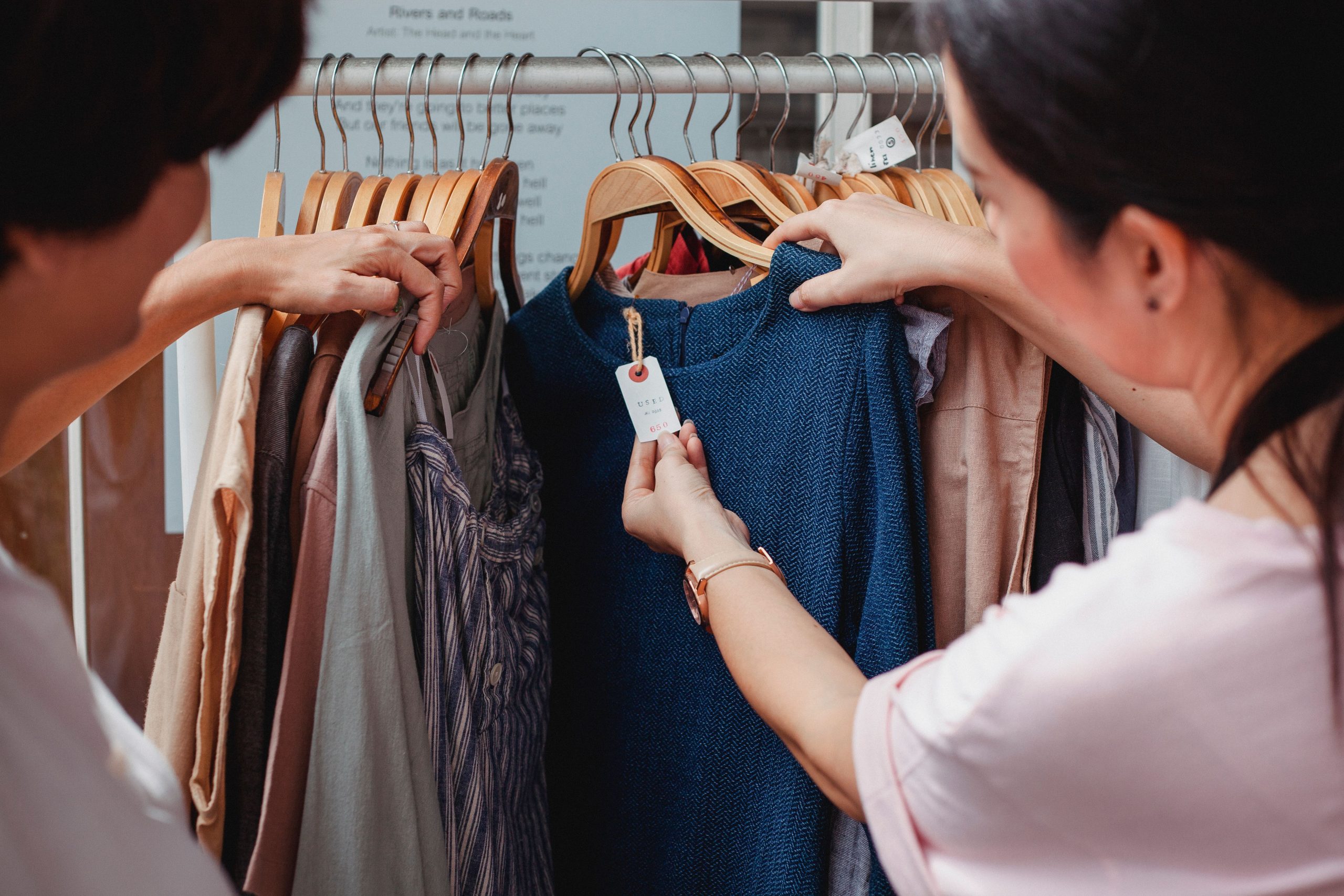 Achats fréquents ou garde-robe capsule