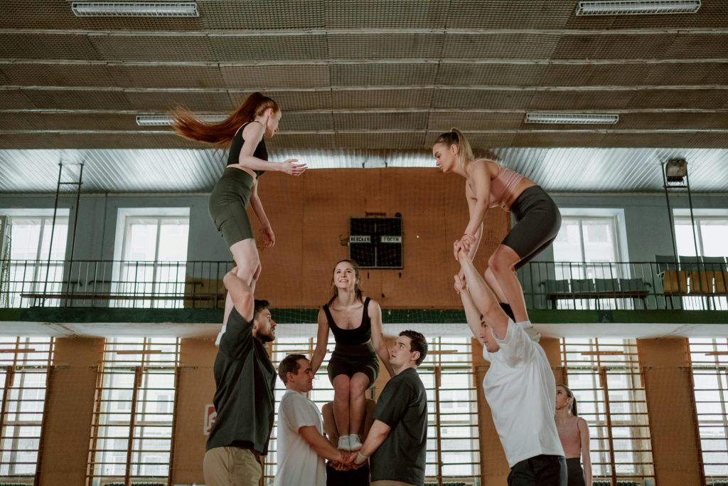 Activités sportives contre activités artistiques