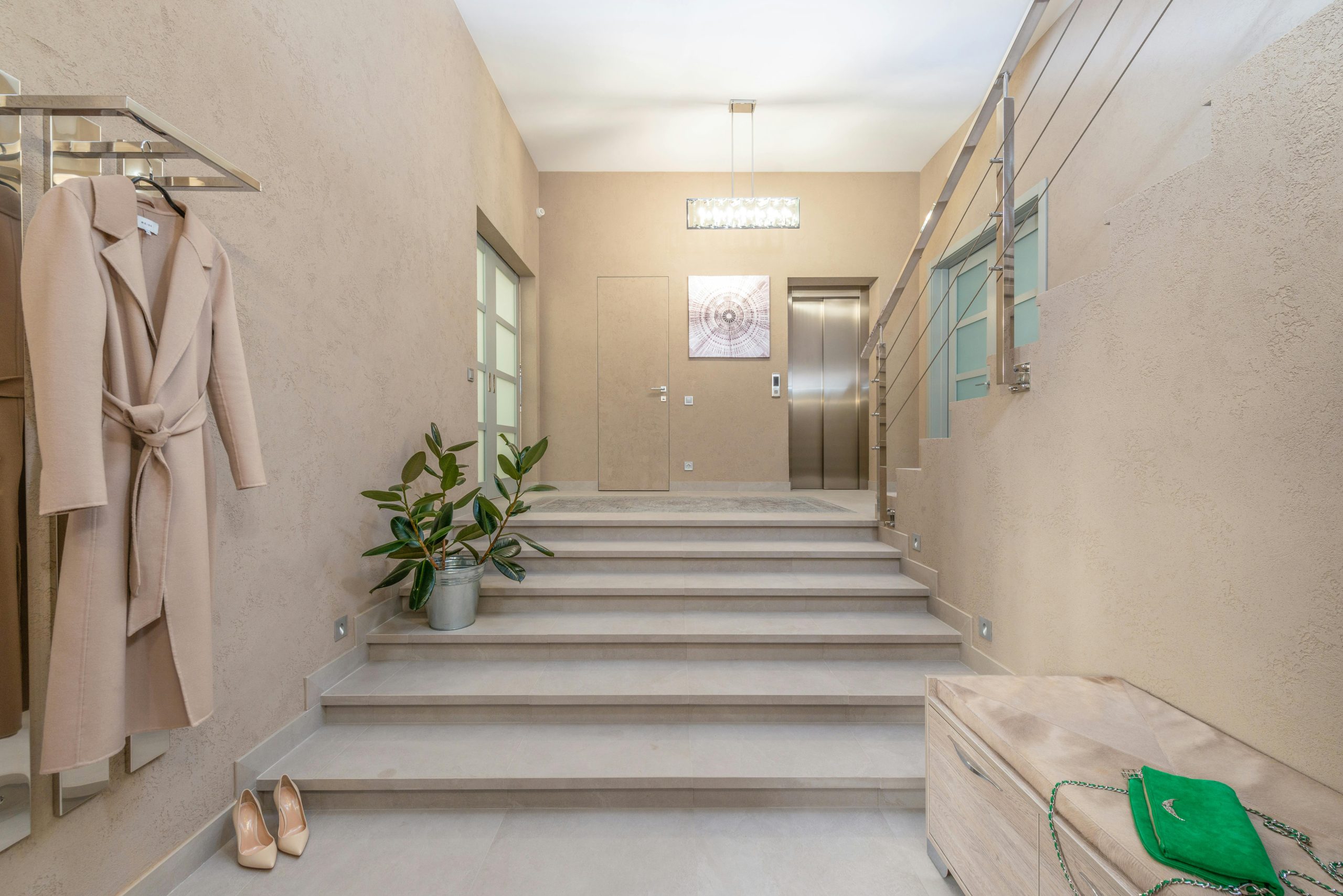Appartement avec ascenseur face à sans ascenseur