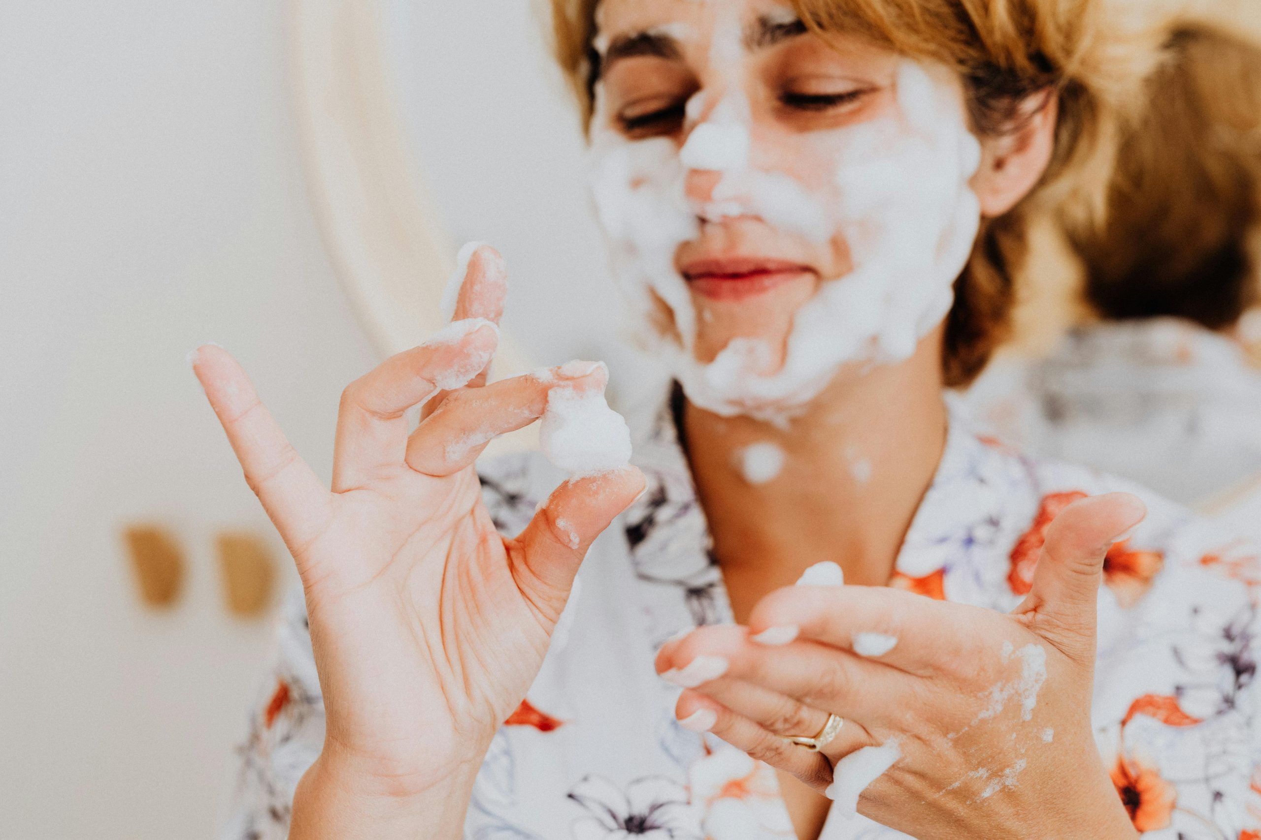 Baume nettoyant face Ă mousse nettoyante