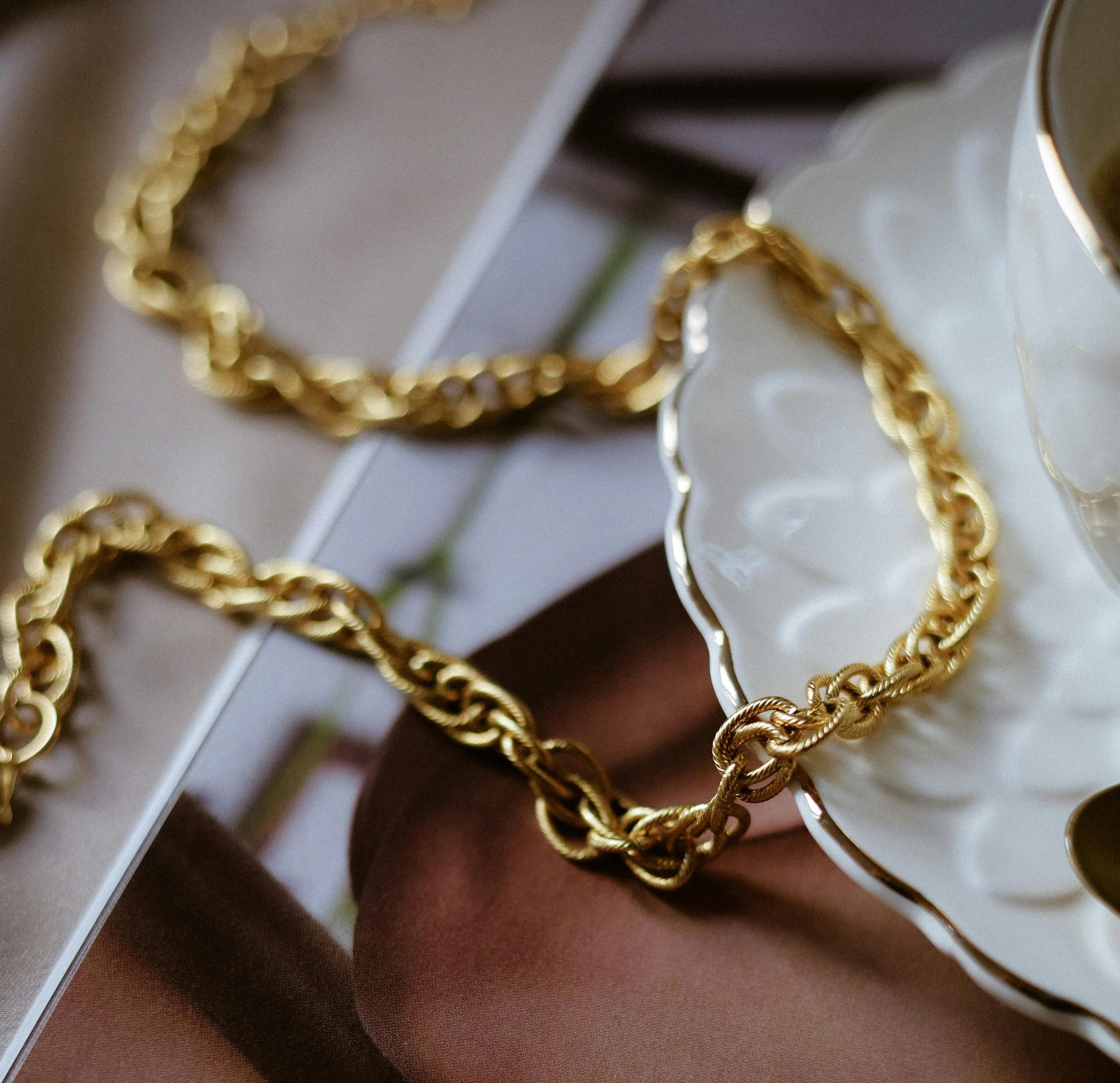 Bijoux plaqués or ou en acier chirurgical