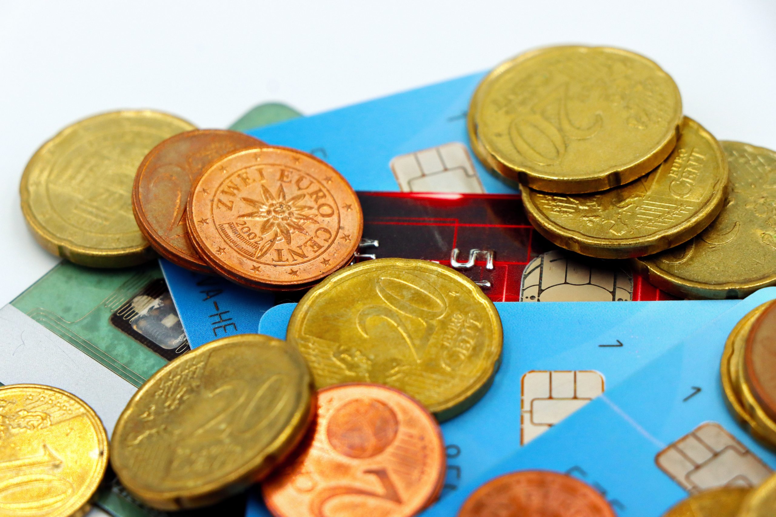 Carte prépayée ou compte courant pour voyage