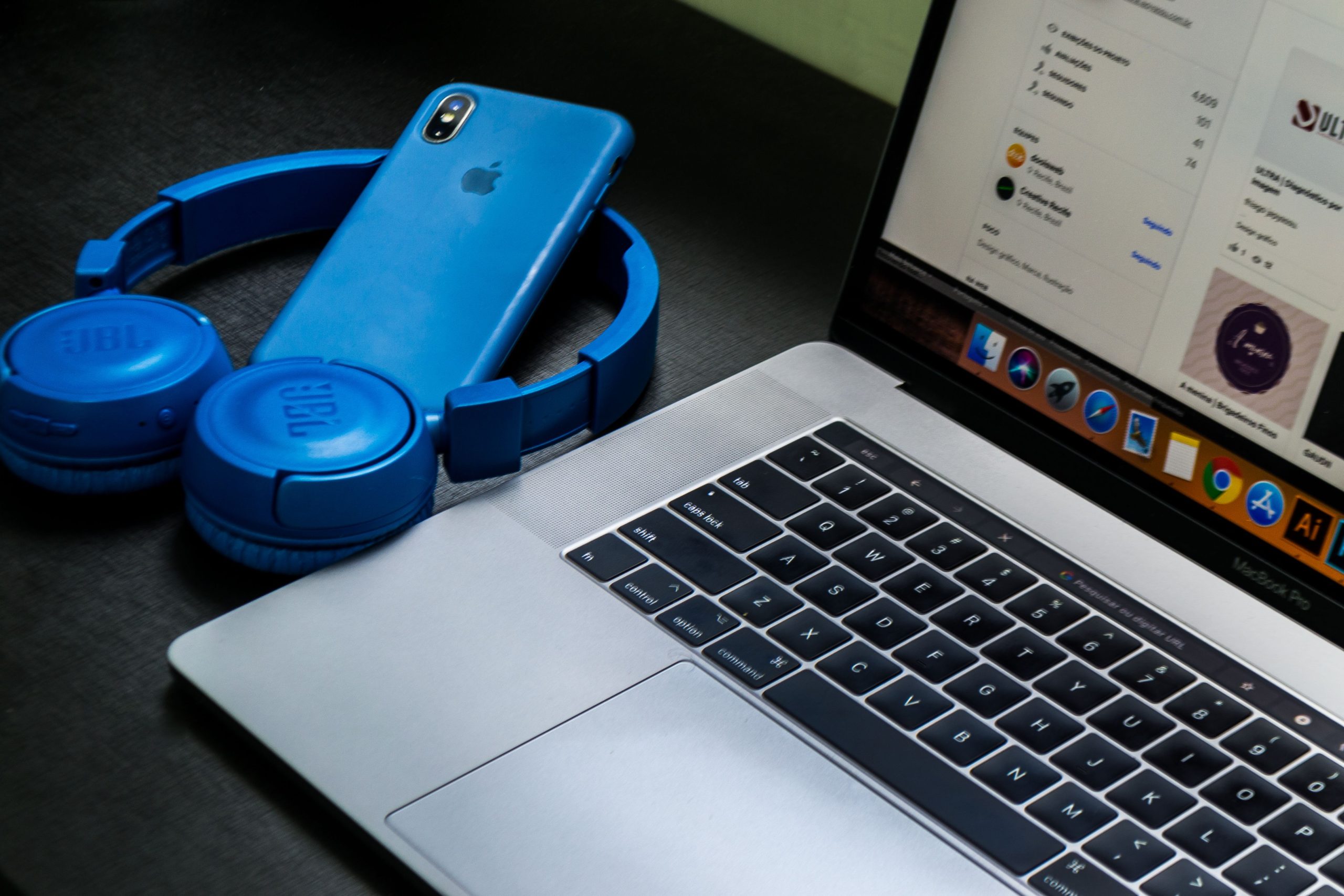 Casque audio contre enceinte Bluetooth
