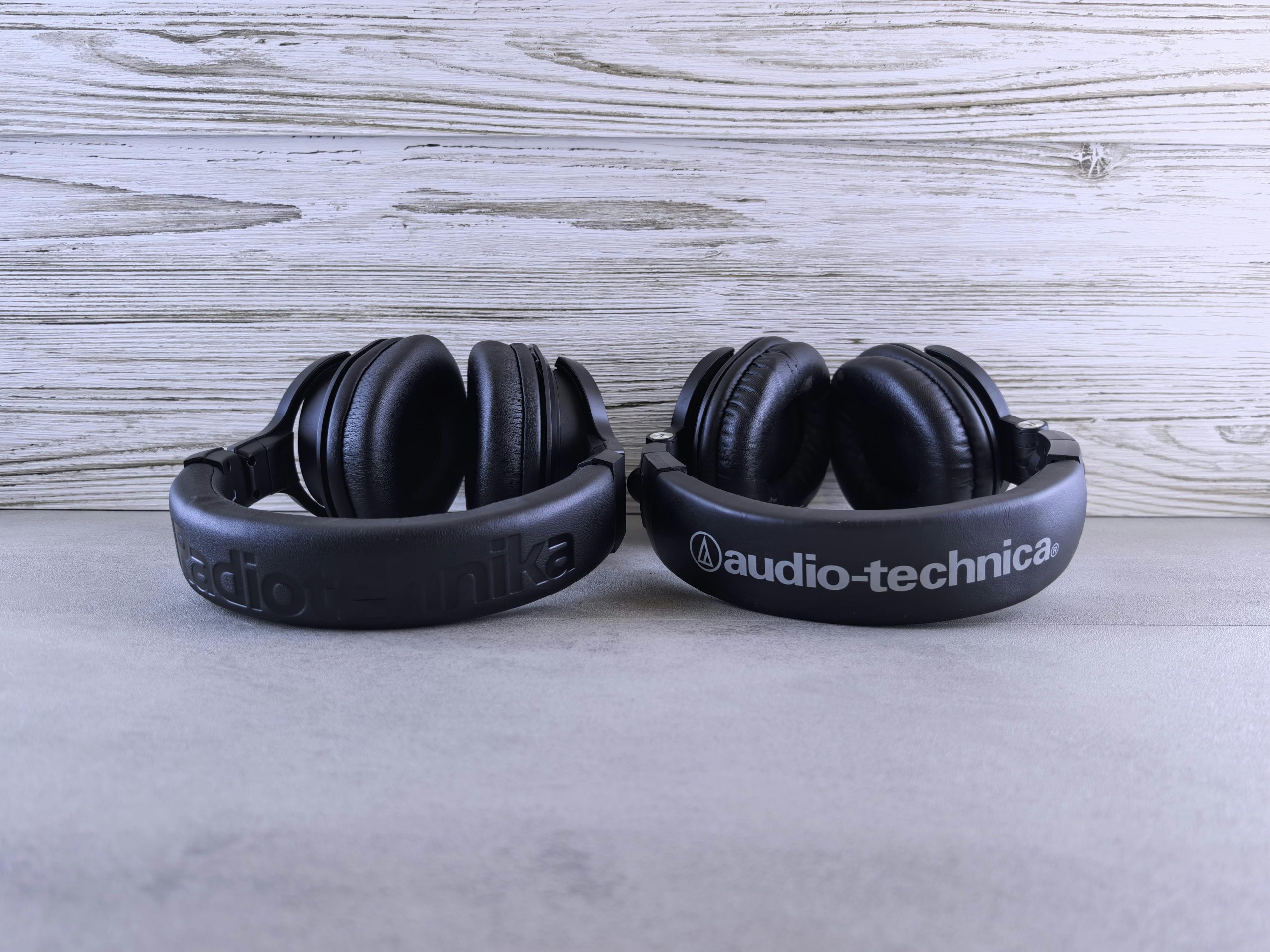 Casque studio face Ă casque grand public