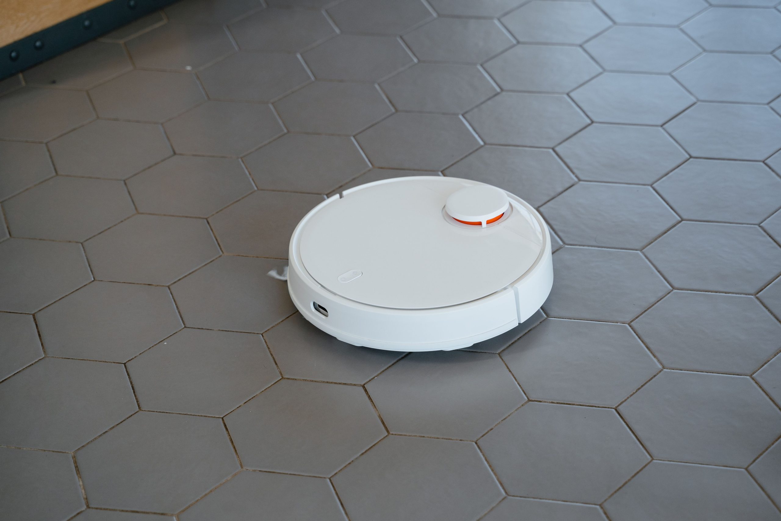 Comparatif aspirateur robot et aspirateur balai