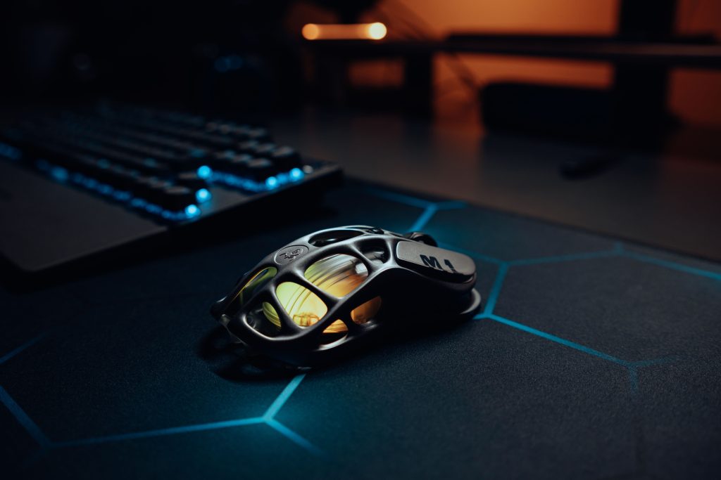 Comparatif souris légÚre et souris ergonomique