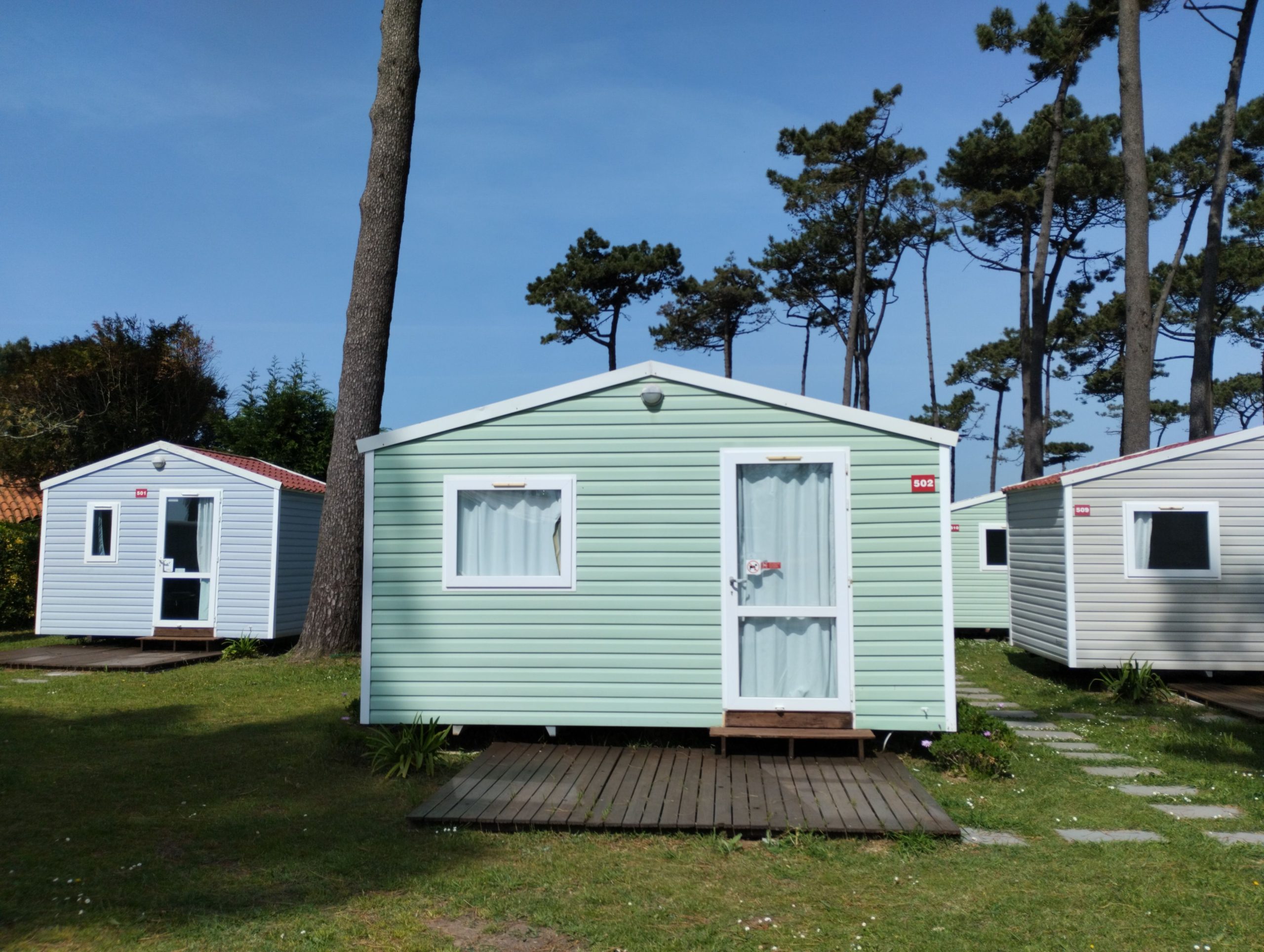 Comparatif vacances en camping et location saisonnière