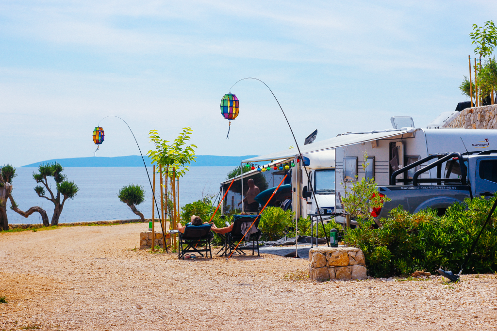 Comparatif vacances en hôtel et camping en famille