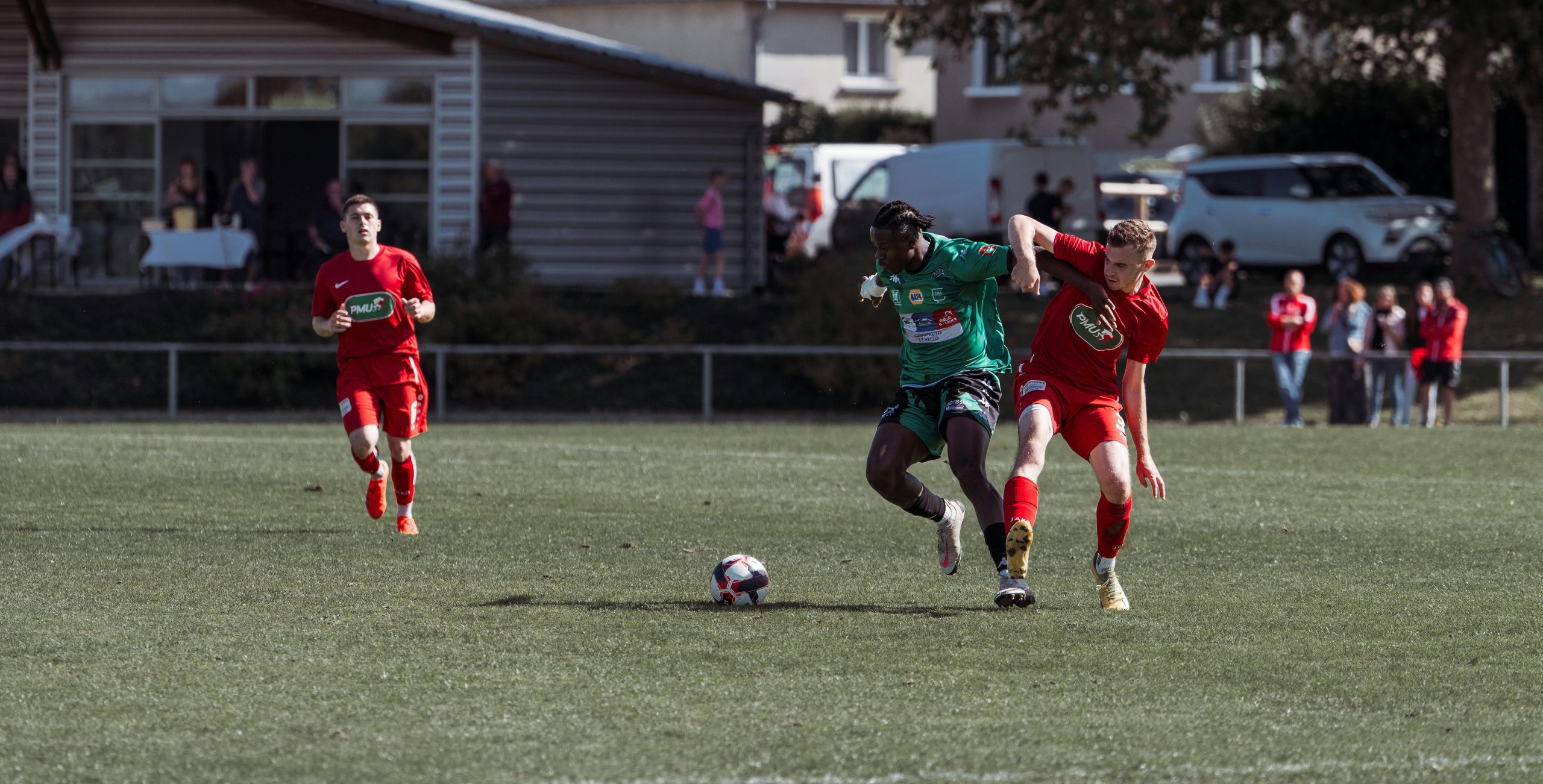 Compétition officielle ou tournoi amateur