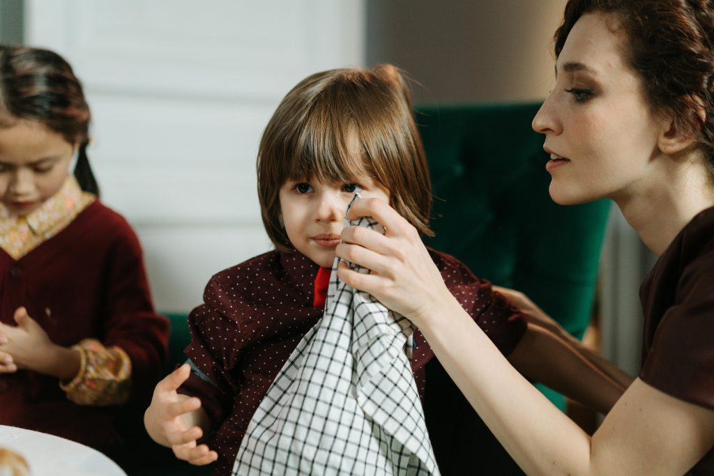 Garde par les grands-parents contre nounou