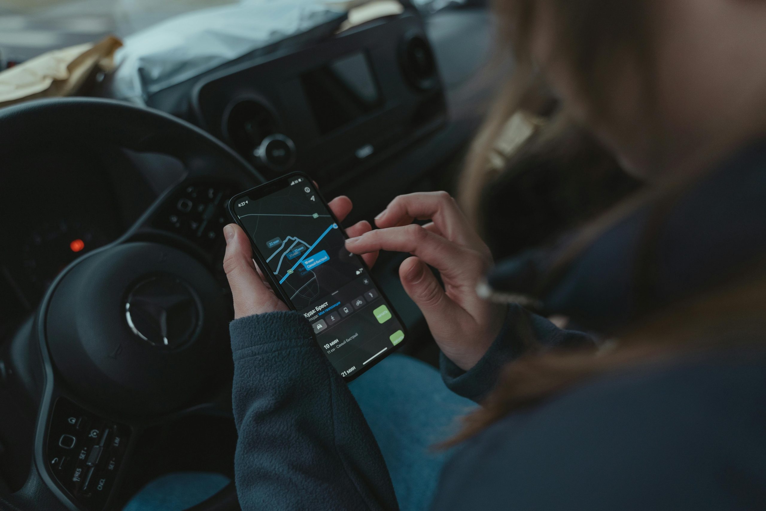 GPS embarqué ou smartphone