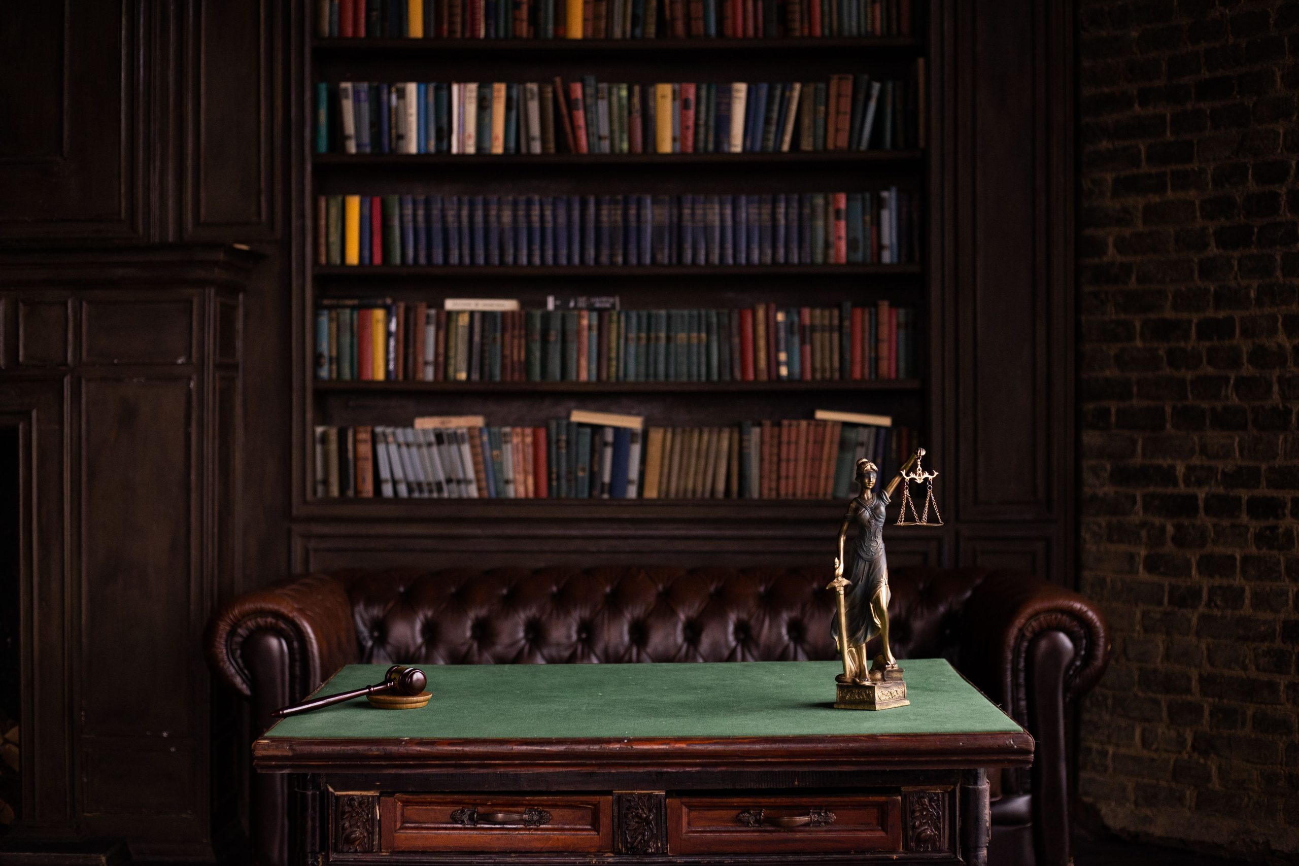 Juridique internalisé ou cabinet d’avocats