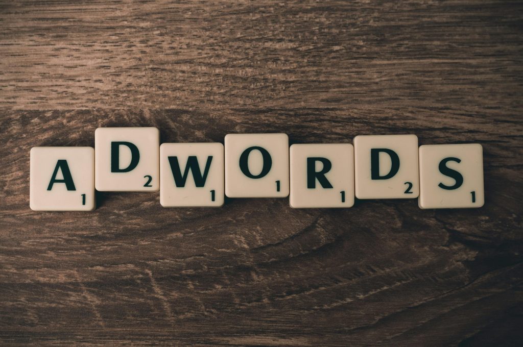Marketing de contenu vs publicité payante