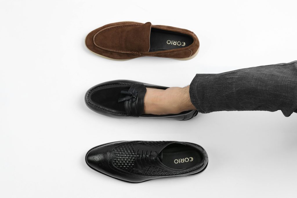 Mocassins ou derbies