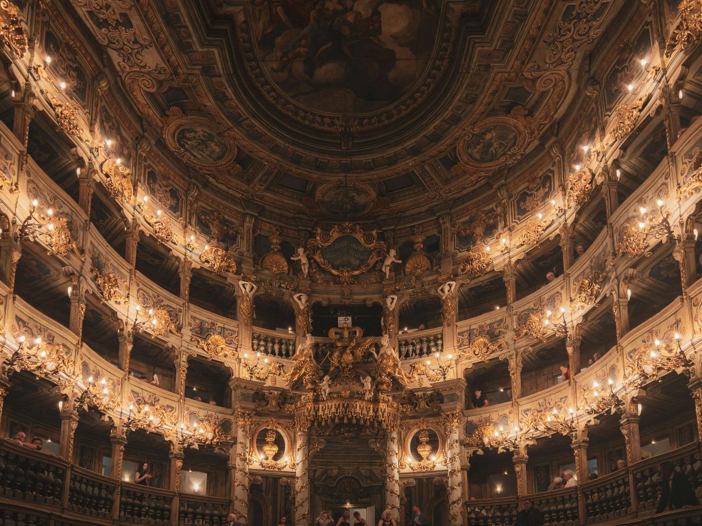 Opéra ou comédie musicale