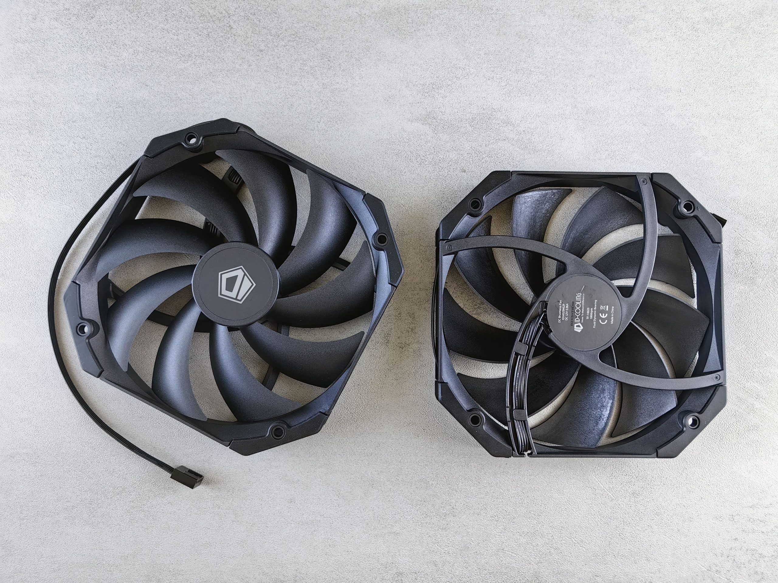 Ordinateur fanless contre ventilé