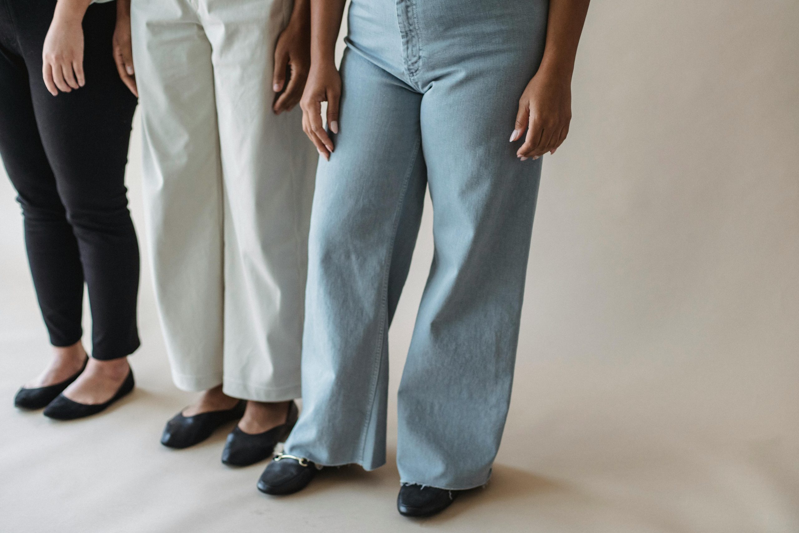 Pantalon Ă pinces ou pantalon taille haute droit