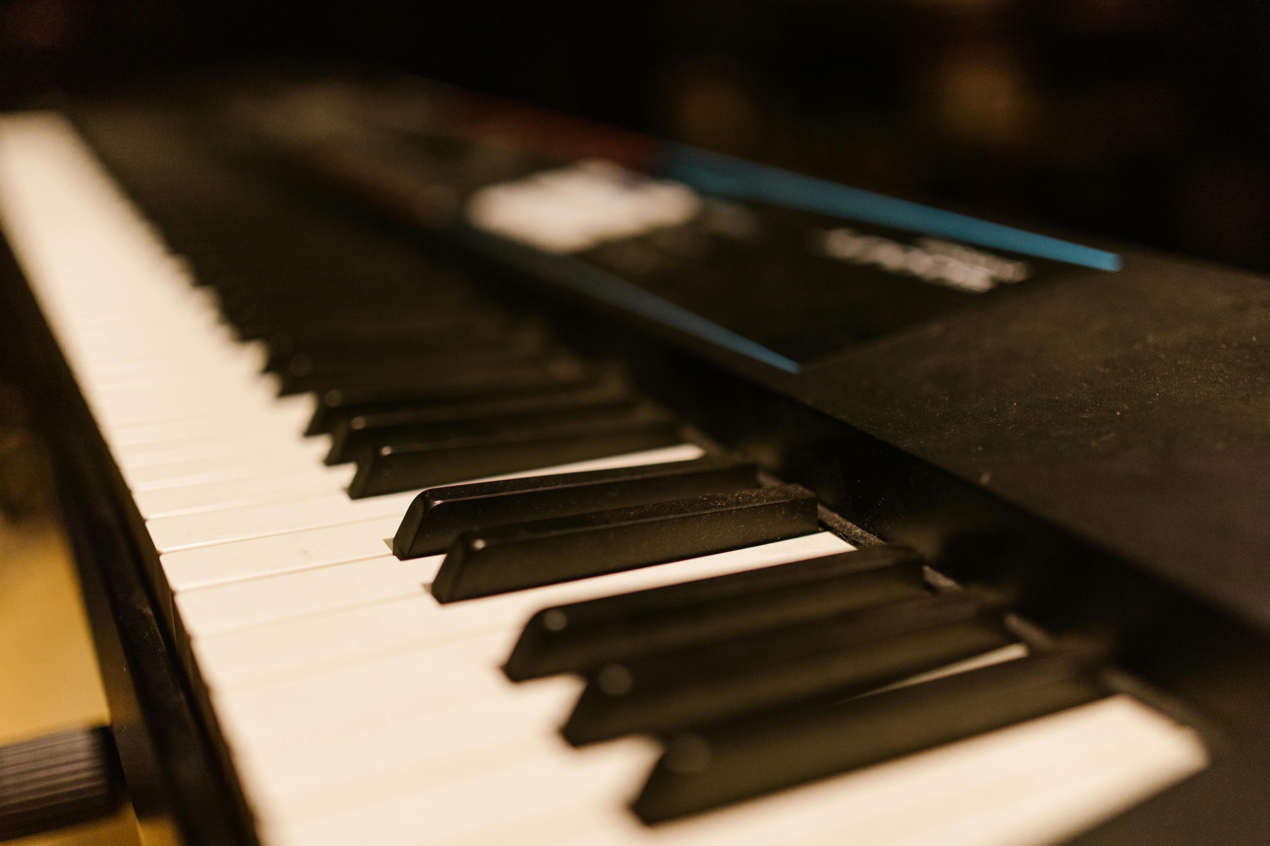 Piano acoustique ou piano numérique pour débuter
