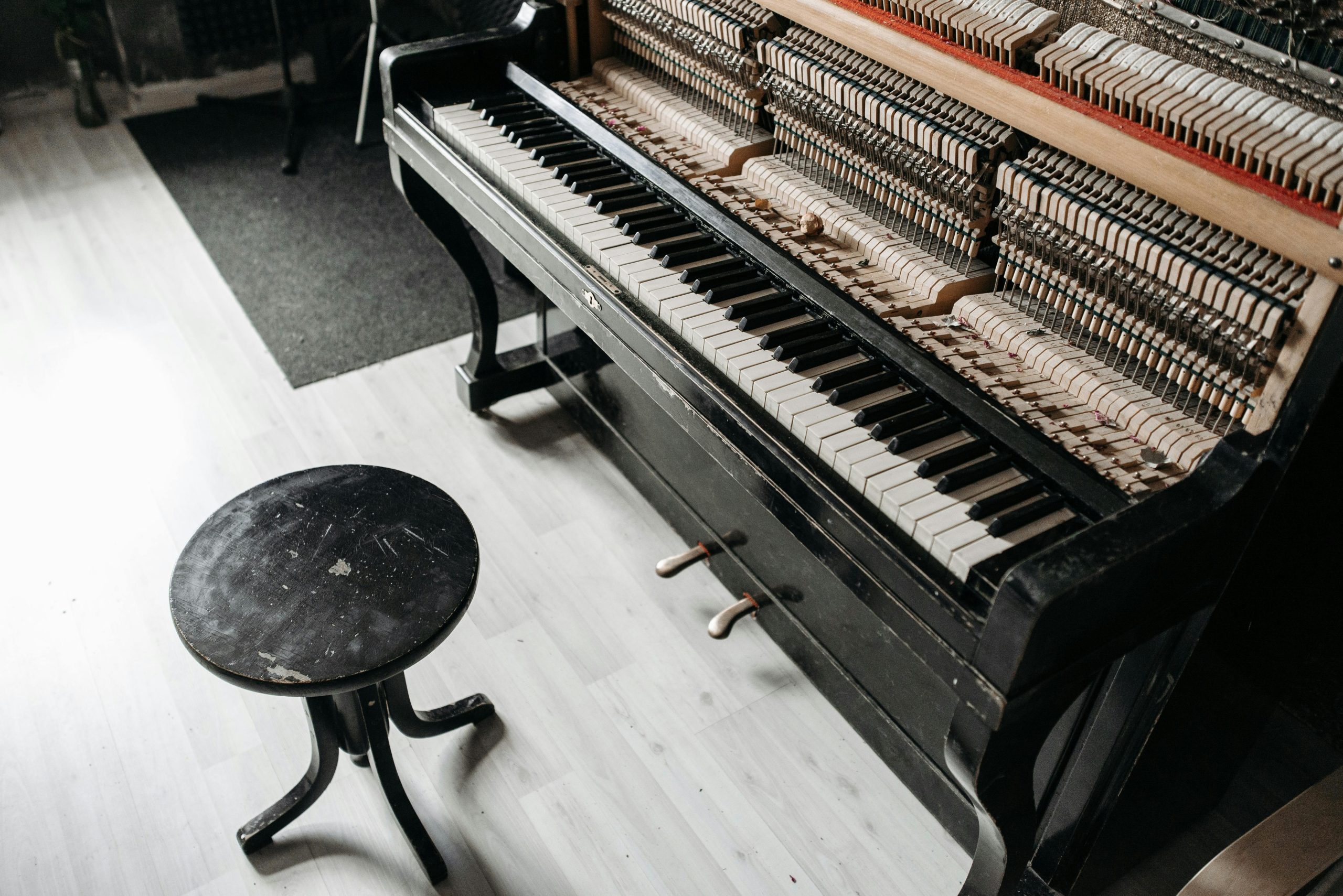 Piano acoustique vs piano numérique