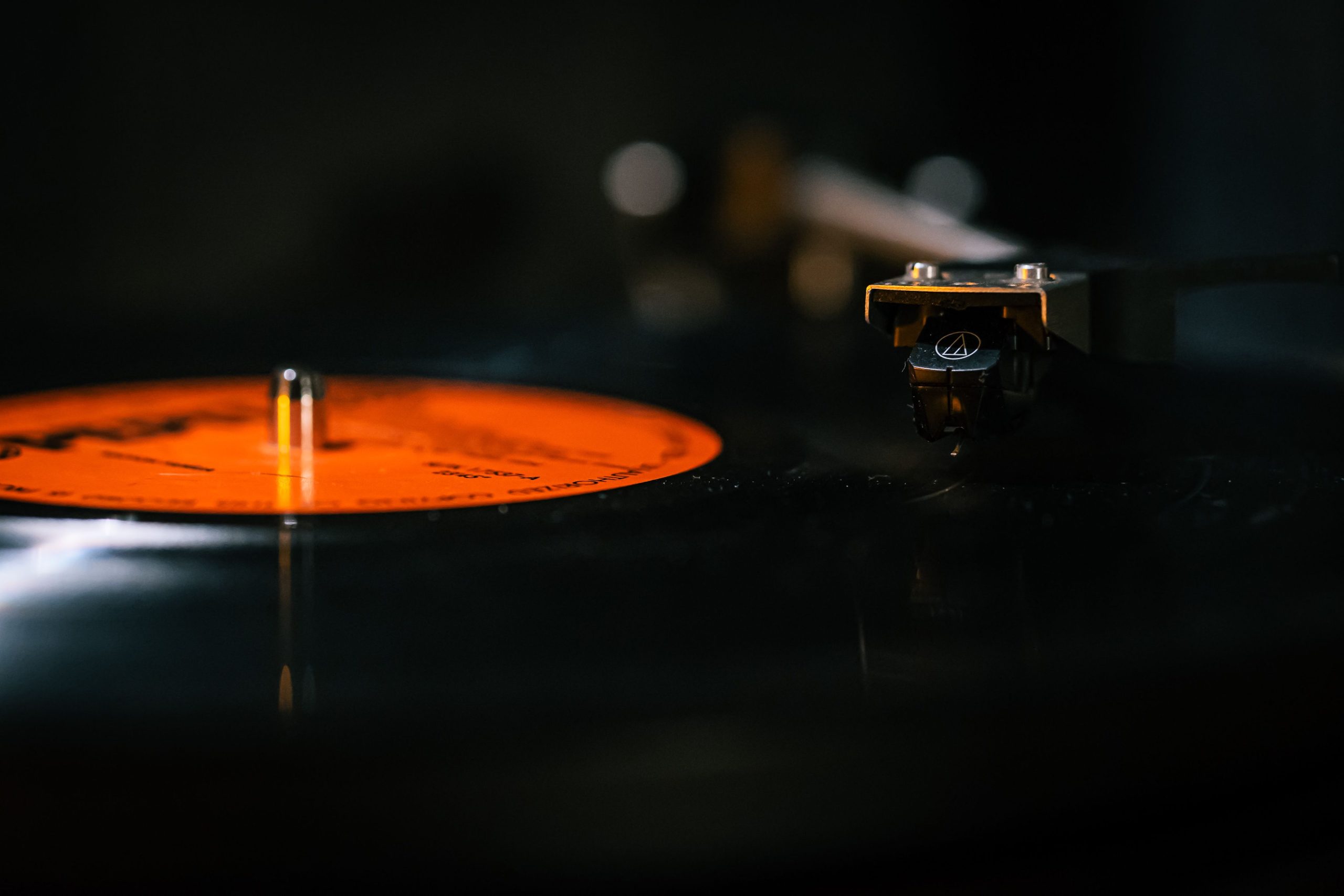 Platine vinyle Audio-Technica ou Pro-Ject