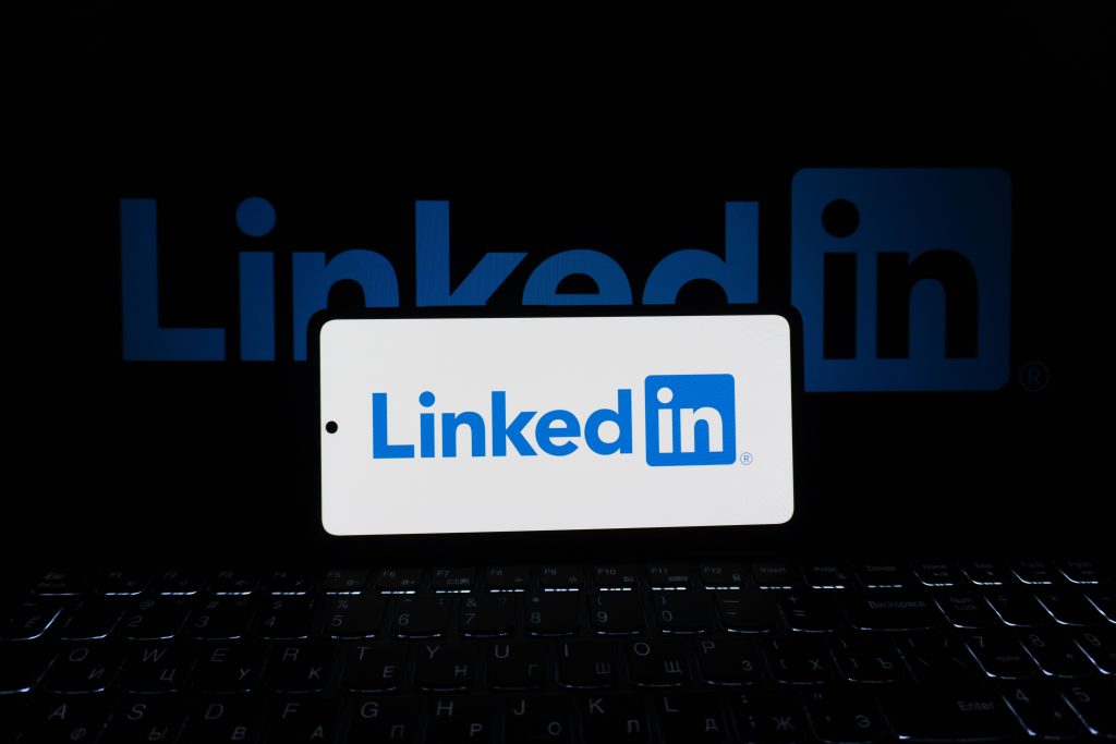 Prospection LinkedIn ou emailing