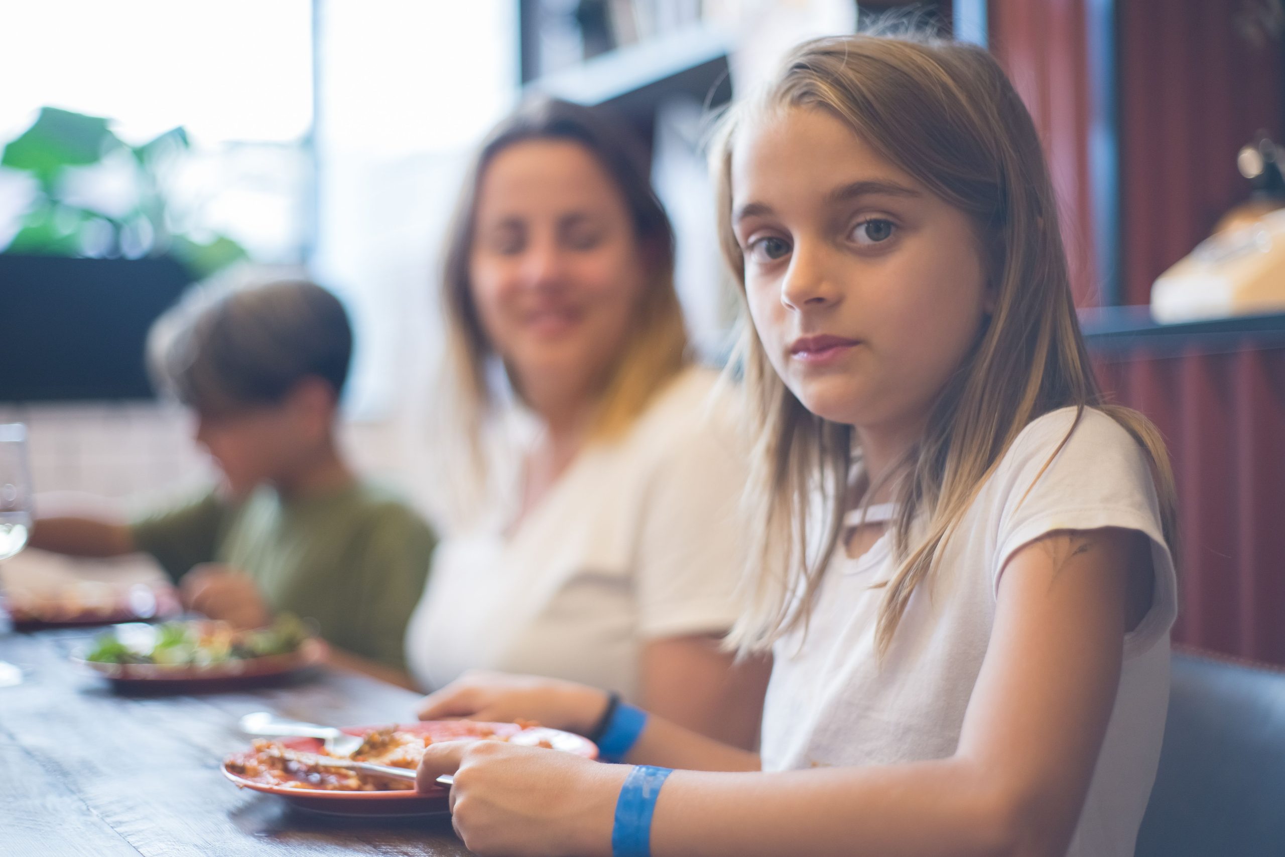 Repas tous ensemble face à horaires flexibles