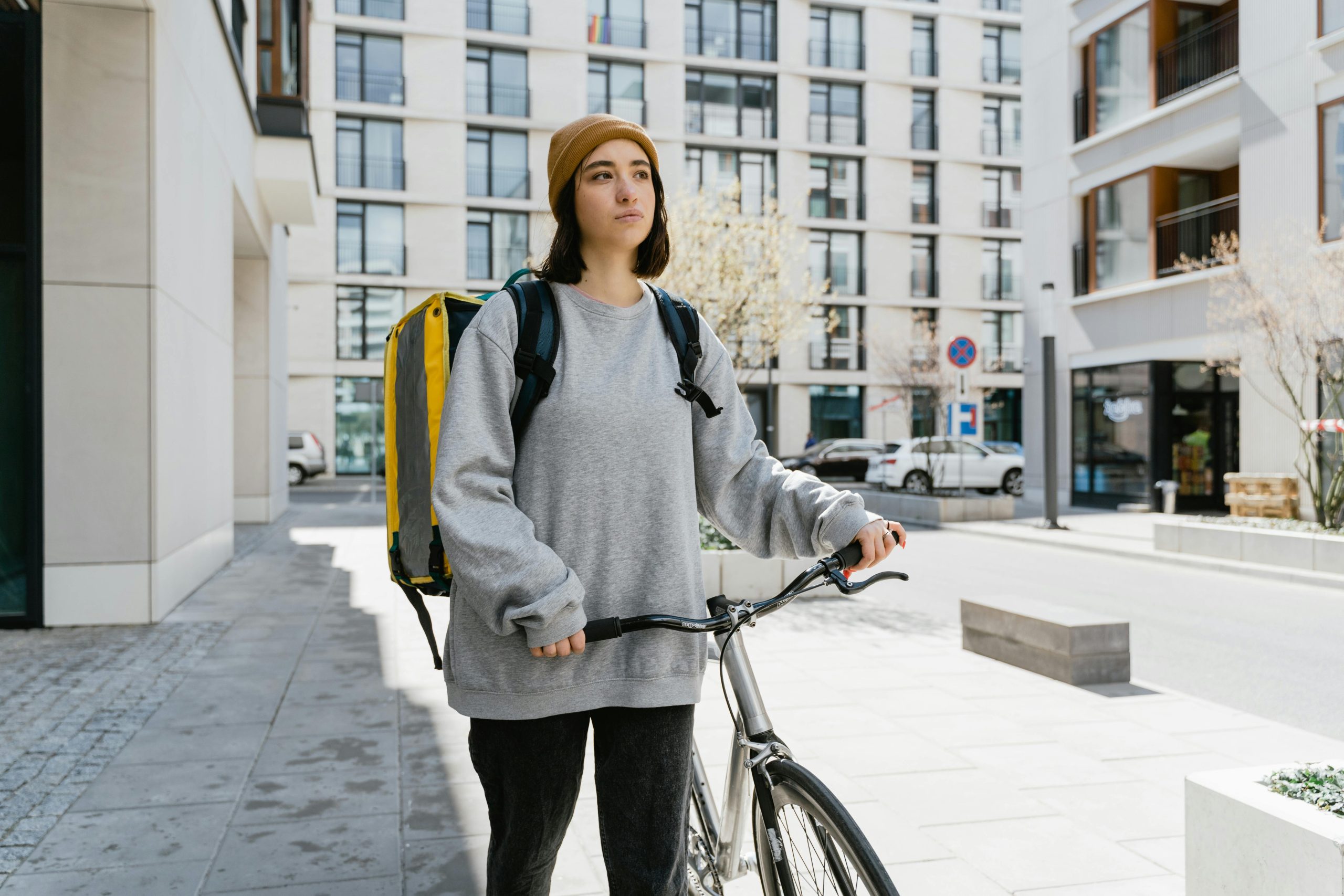 Sac à dos urbain face à sac messenger