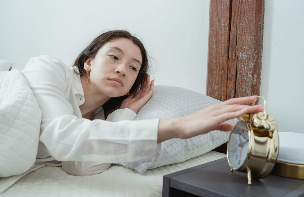 Sommeil avec réveil face à sommeil sans réveil