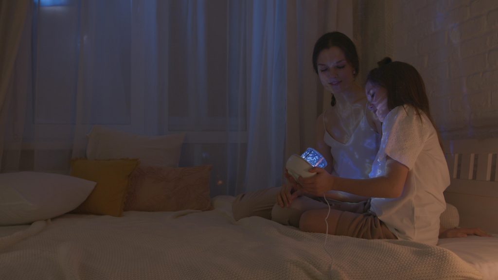 Veilleuse classique ou veilleuse projecteur